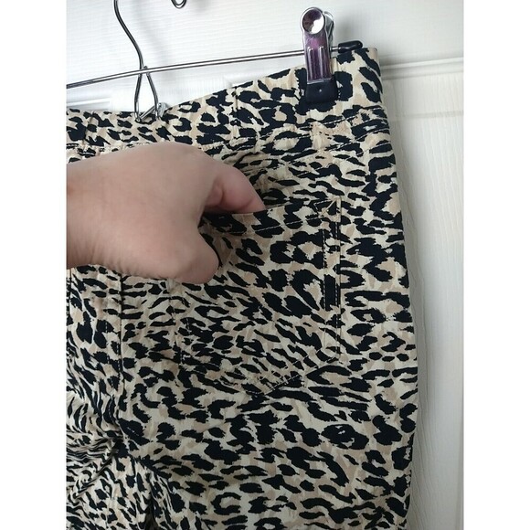 Lei Leopard Print Pullon Elastic Waist Drawstring Close Jeggings. Size M - Picture 11 of 13